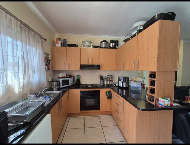 2 BEDROOM APARTMENT FOR SALE IN HARTENBOS CENTRAL
